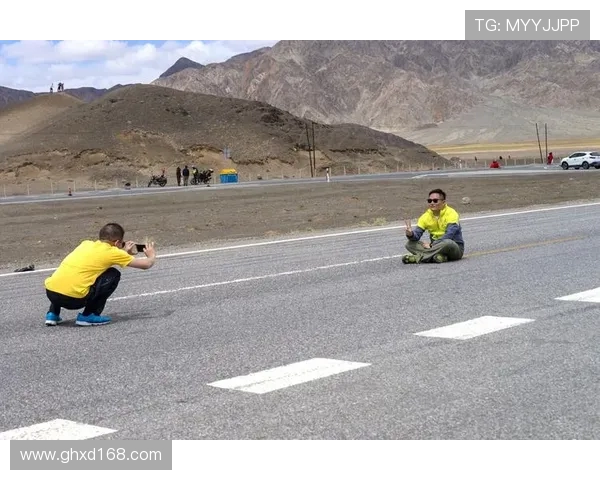 媒体人曝新外教格兰今晚会合新疆队明日同返乌鲁木齐新赛季备战开启 媒体人曝新外教格兰今晚会合新疆队明日同返乌鲁木齐新赛季备战开启